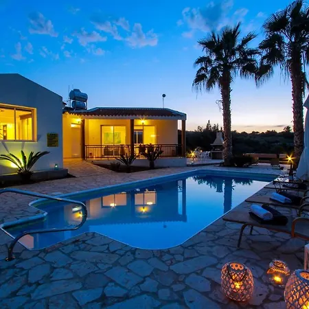 Villa Theos Club *