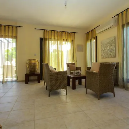 Theos Club Villa Polis