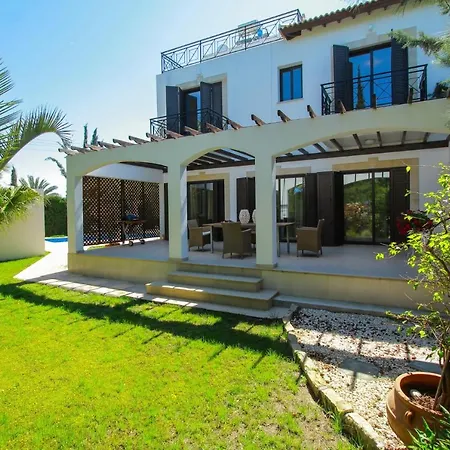 Villa Theos Club Polis