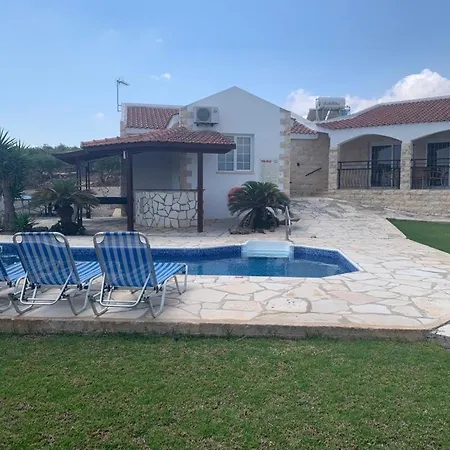 Theos Club Villa Polis