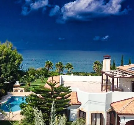 Villa Theos Club *