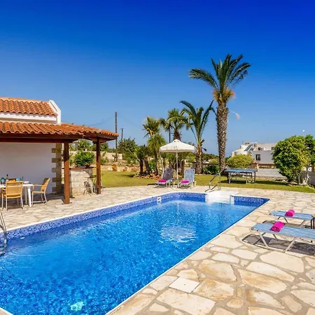 Villa Theos Club Polis