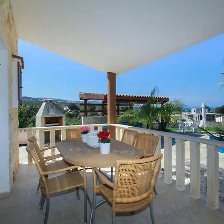 Villa Theos Club
