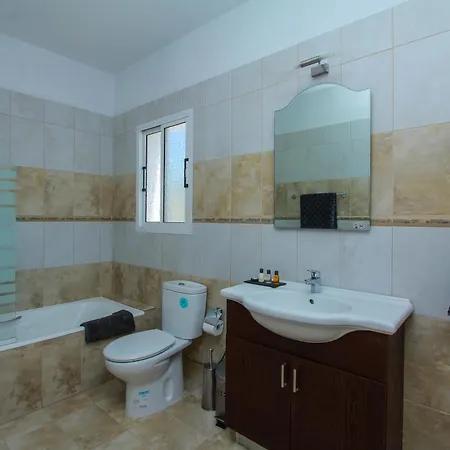 Theos Club Villa Polis