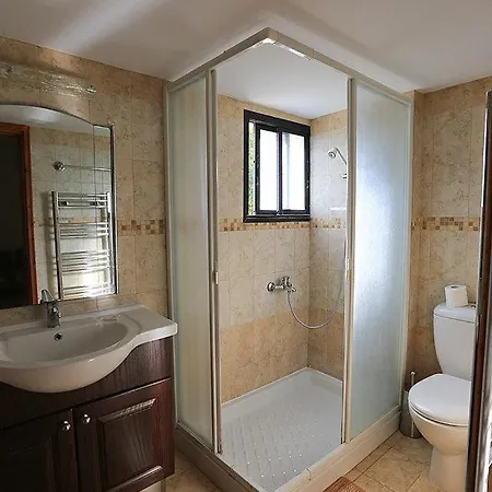 Theos Club Villa Polis