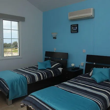 Theos Club Villa Polis