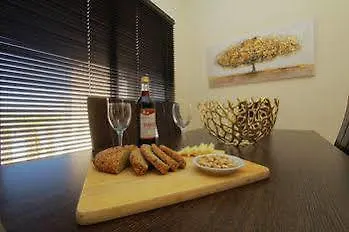 Theos Club 빌라 폴리스