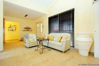 Villa Theos Club Polis