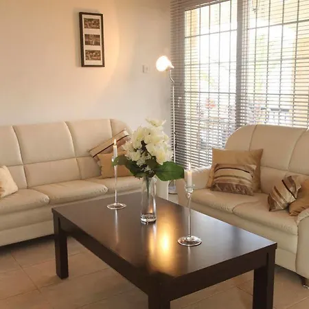 Theos Club Villa Polis