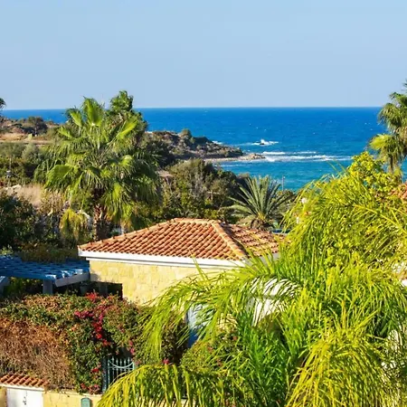 Villa Theos Club *