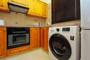 Theos Club 폴리스