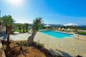 Villa Theos Club *