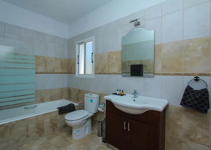 Theos Club Vila Polis