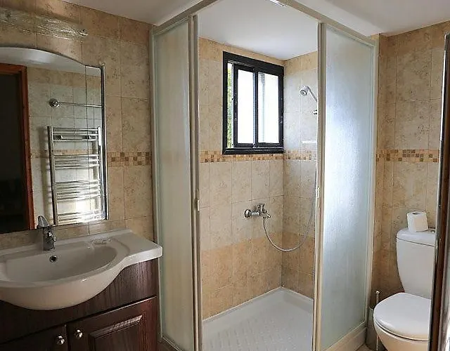 Theos Club Vila Polis