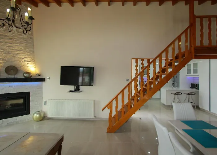 Vila Theos Club