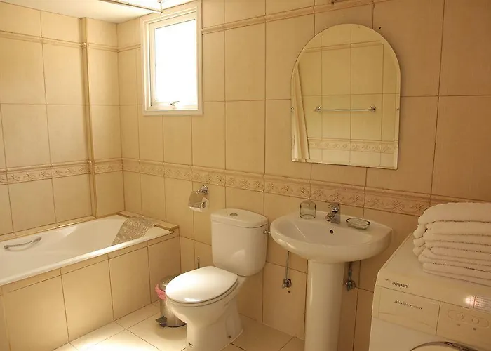 Vila Theos Club Polis