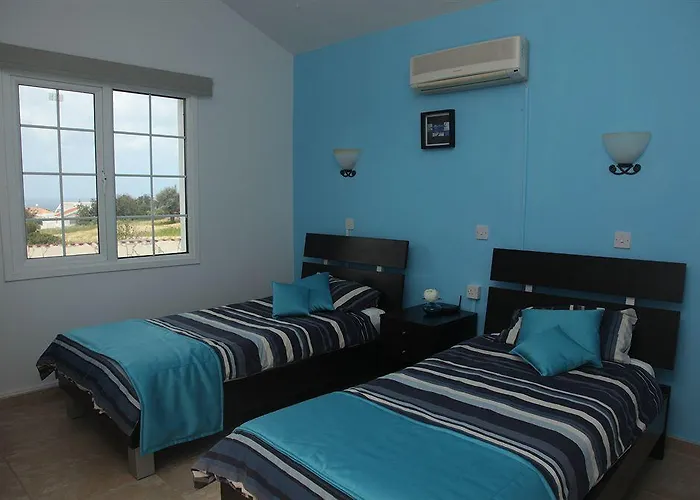 Theos Club Vila Polis