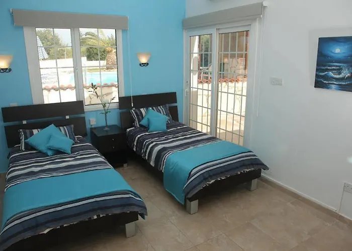 Vila Theos Club Polis